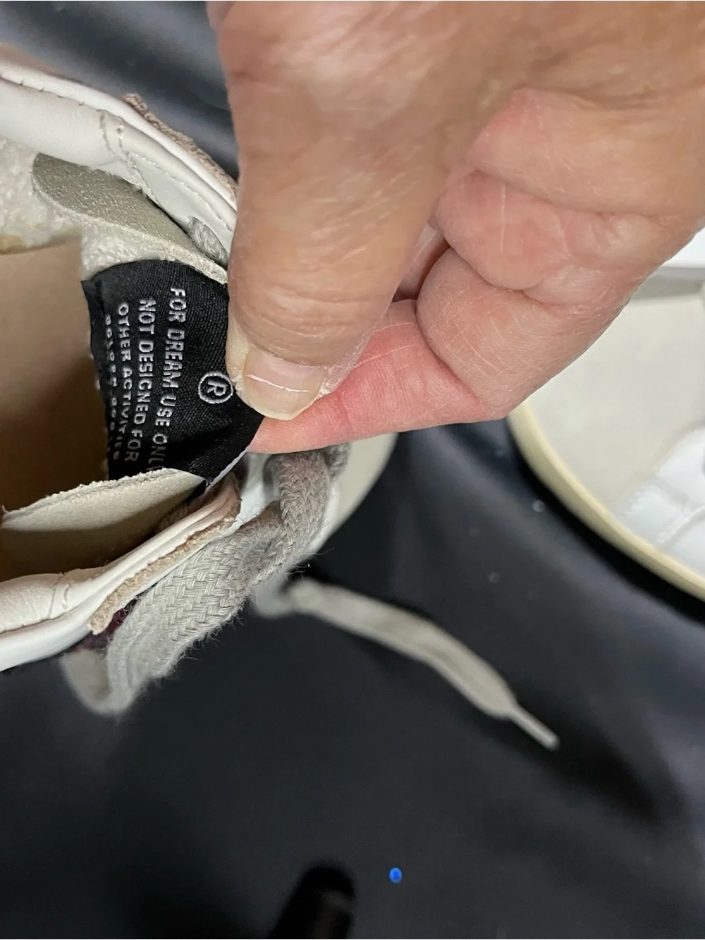 Golden Goose White Sneakers with Red Glitter Star - Picture 5 of 5